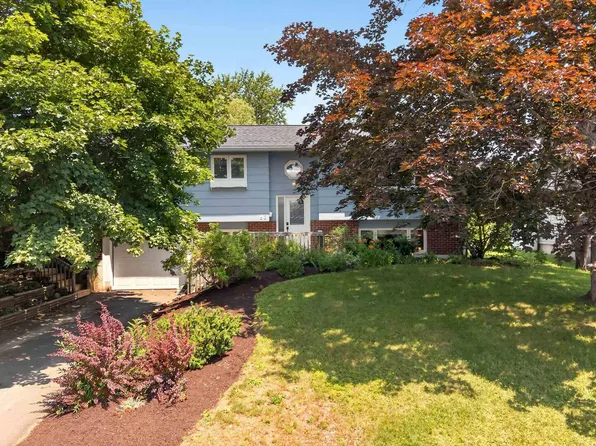 63 Oakmount Dr, Bedford, NS B4A 2W1