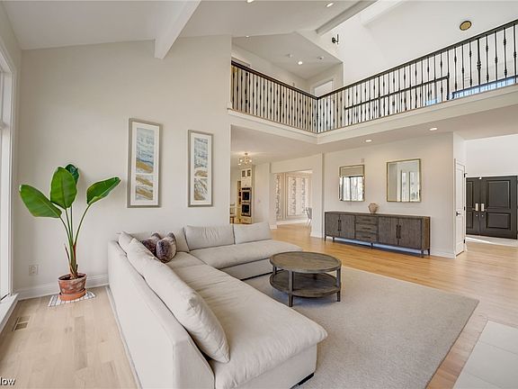 3rd image of 28775 Settlers Ln