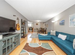 560 Halstead Ave APT 2N, Harrison, NY 10528