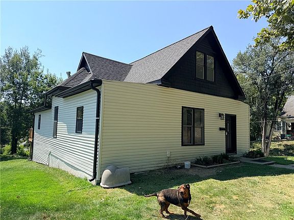 2nd image of 1502 6th Ave