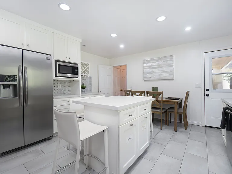 13843 Milbank St — Photo 8