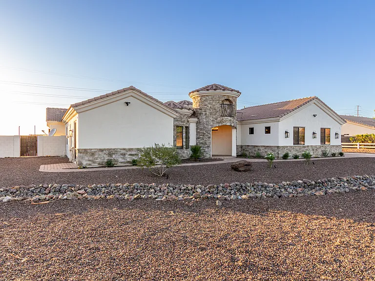 2506 S 186th Dr — Photo 40