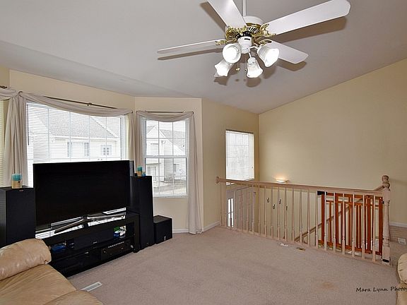 3rd image of 415 Hidden Creek Ln
