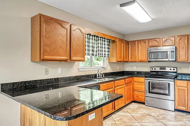 301 Ashley Dr — Photo 9
