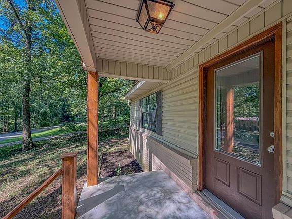5th image of 413 Mimosa Dr