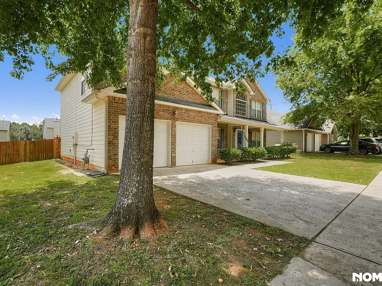 3693 Arminto Dr — Photo 5