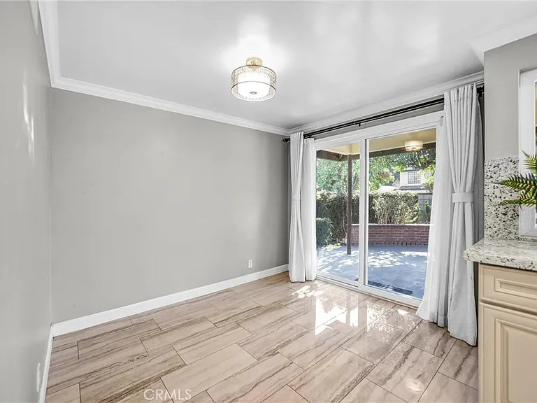 452 W Winnie Way — Photo 11