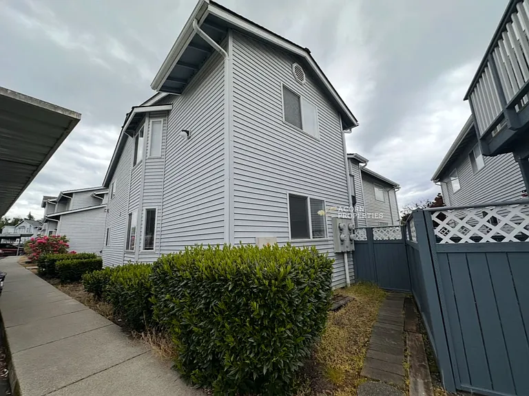730 SE 8th Ave #F102 — Photo 2