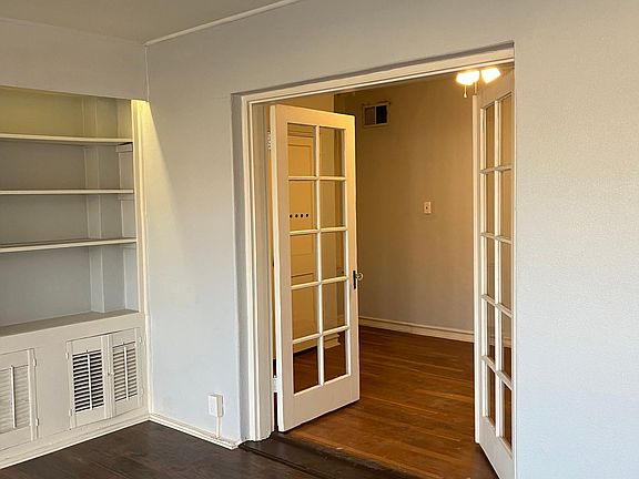 4th image of 2506 N Stanton St