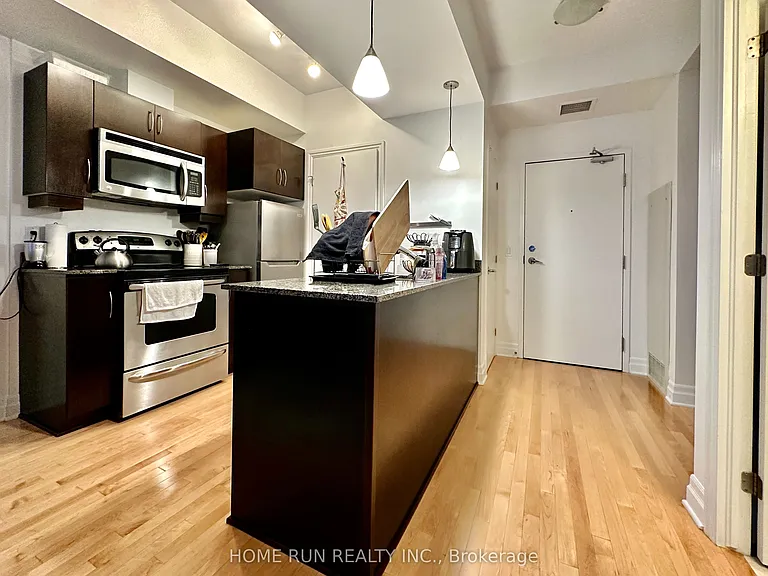 235 Kent St #714 — Photo 7