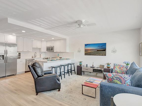4th image of 2127 Cambridge F