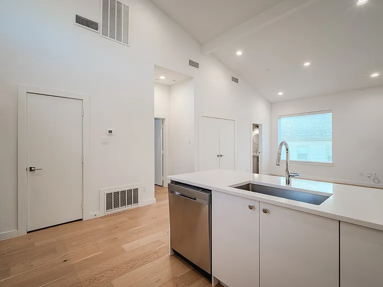 6144 Oram St #1 — Photo 12