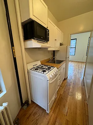 Rented by Peter R. Hungerford, LREB | media 13