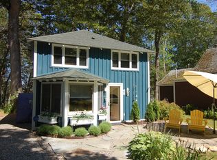 48 George St, Northport, ME 04849