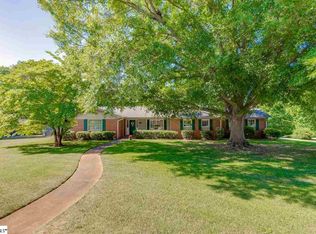 18 Rollingreen Rd, Greer, SC 29651
