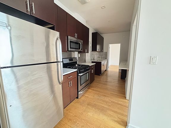 3rd image of 1087 Carroll St APT B14