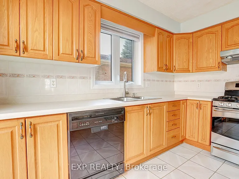 163 Daimler Dr — Photo 15
