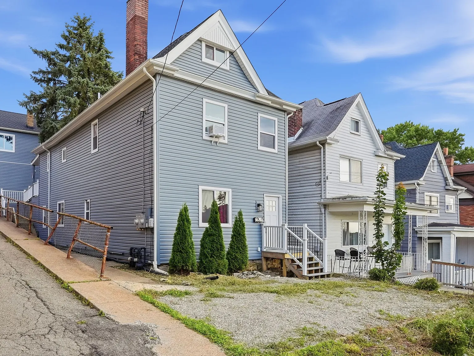 2 bed, $1,300 — Photo 2