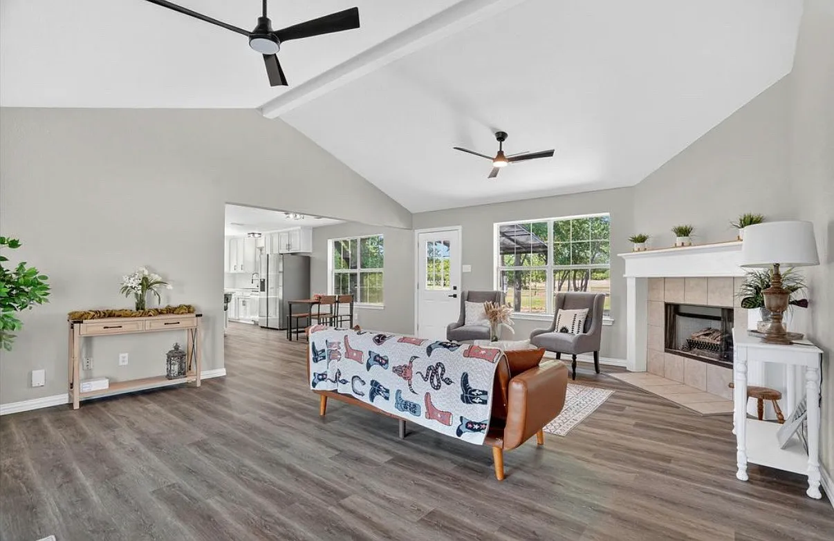 3 bed, 1756 sqft, $2,750 — Photo 3