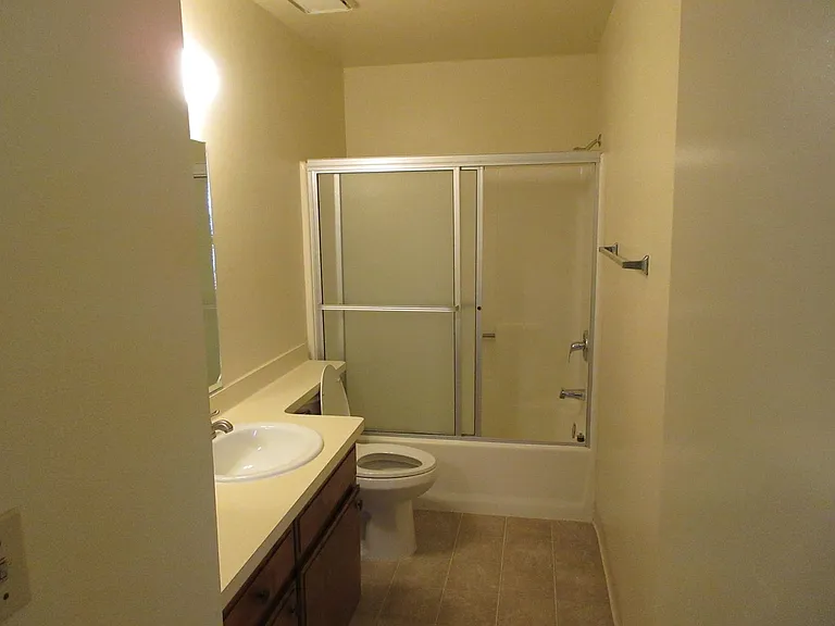 1025 Perdew Ave #C — Photo 11
