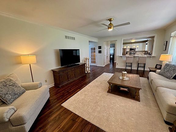 4th image of 2811 Barrett Pines Ln