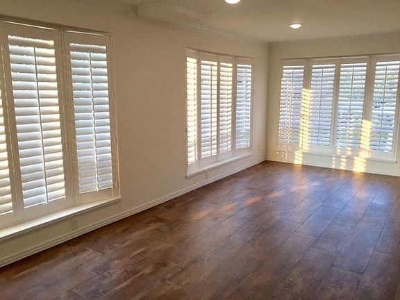 16' x 23' master bedroom
