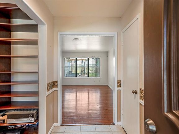 5th image of 2639 Pine Village Drive