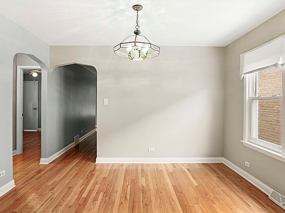 5th image of 10510 S Green Bay Ave