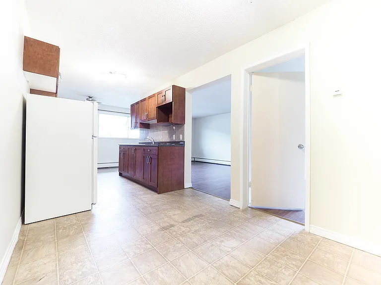 10712 University Ave NW — Photo 4