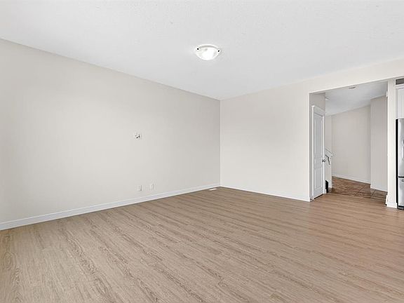5th image of 123 S Evanscrest Way NW