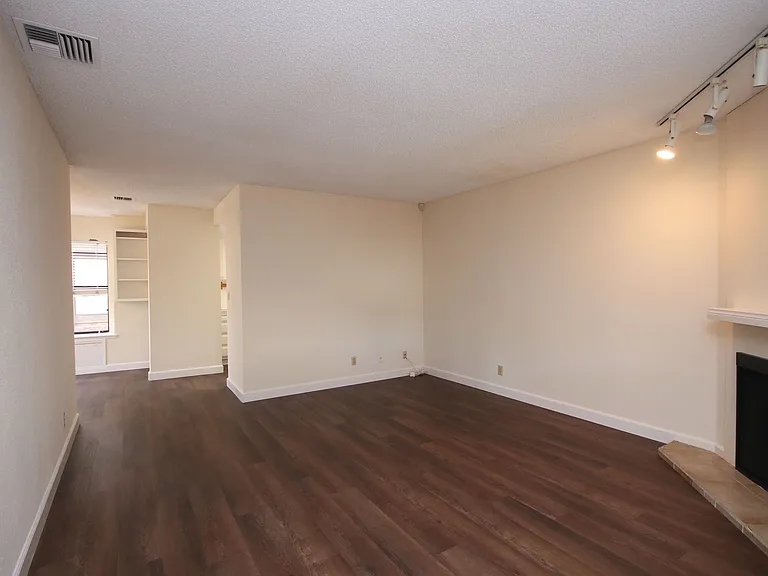 416 N Bushnell Ave #F — Photo 4