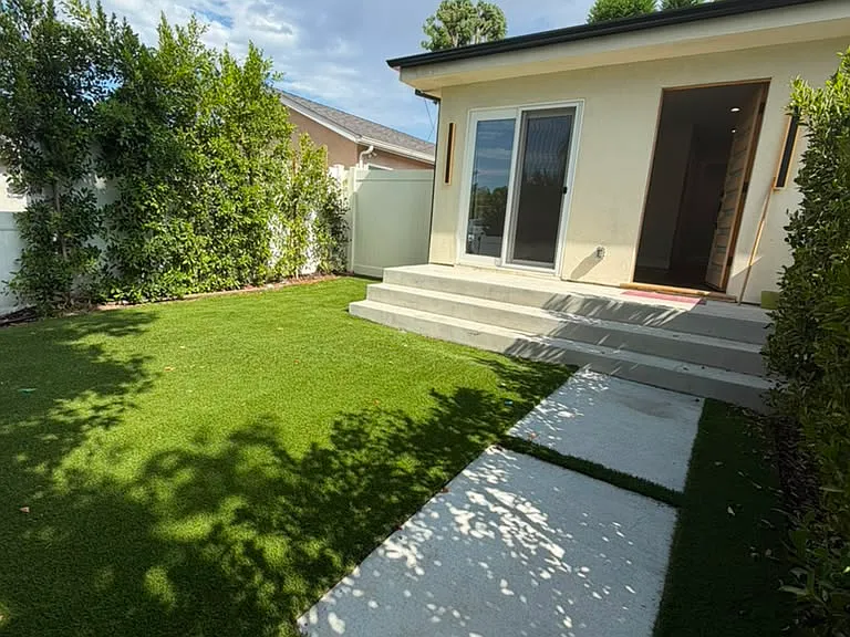 7001 1/2 Shirley Ave — Photo 2