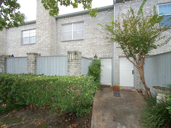 3rd image of 370 Wilcrest Dr