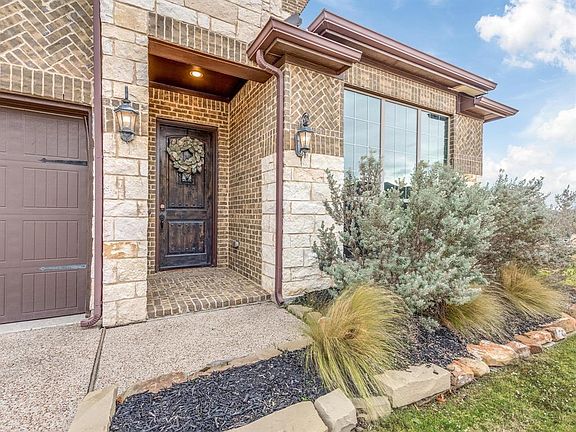 4th image of 3013 Waterglen Dr
