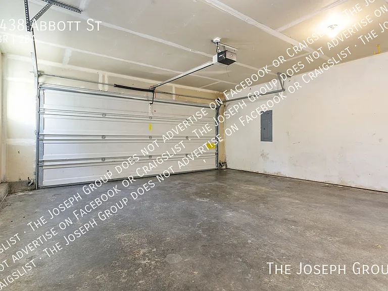 3438 Abbott St — Photo 22