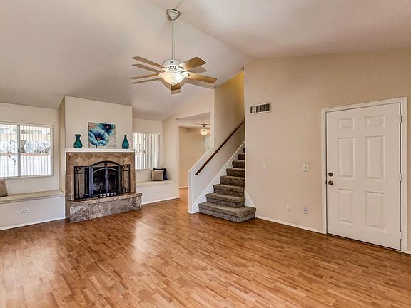 5th image of 405 W Renee Dr