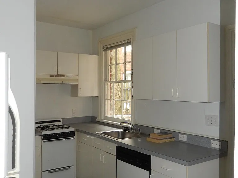 106 S Pine St — Photo 9