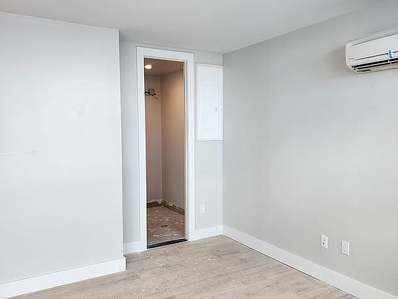 5th image of 75 Wilson Ave #1