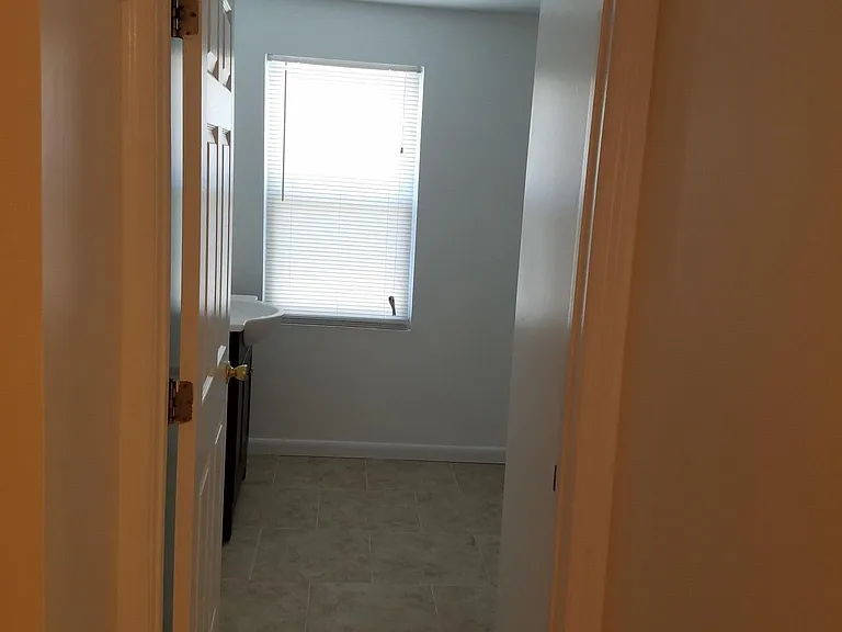 1454 William St — Photo 15