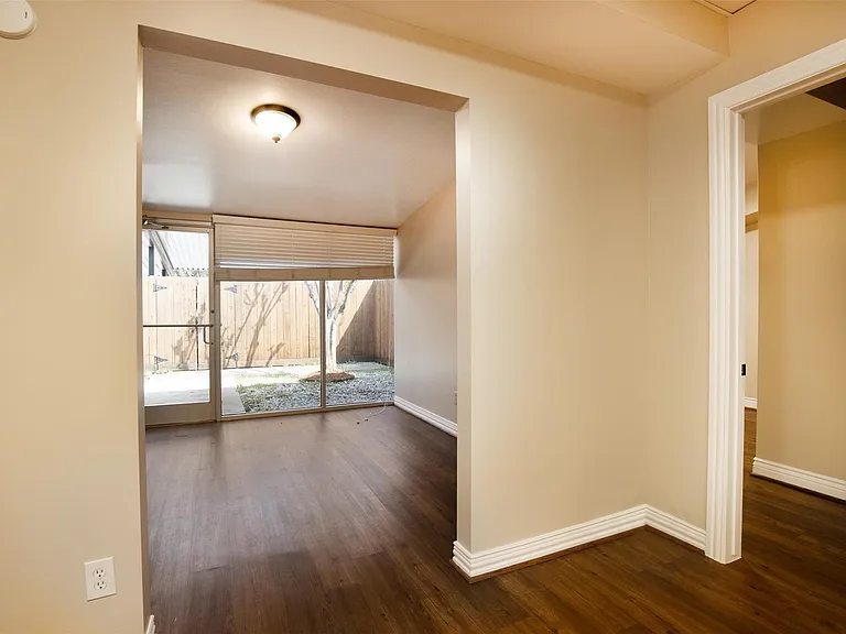 2098 Harland Dr — Photo 33