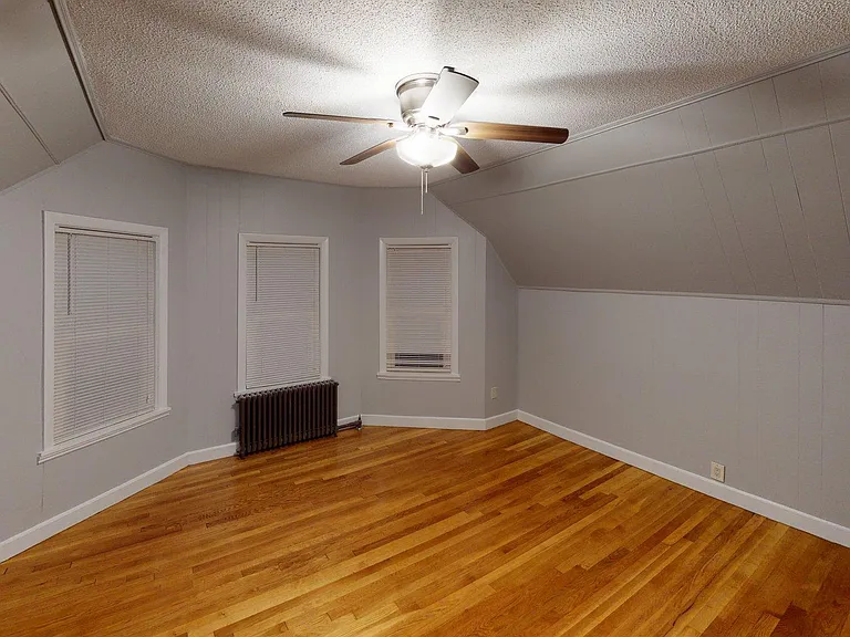24 Gladstone St #2 — Photo 28