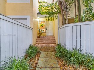 6860 SW 45th Ln APT 3, Miami, FL 33155