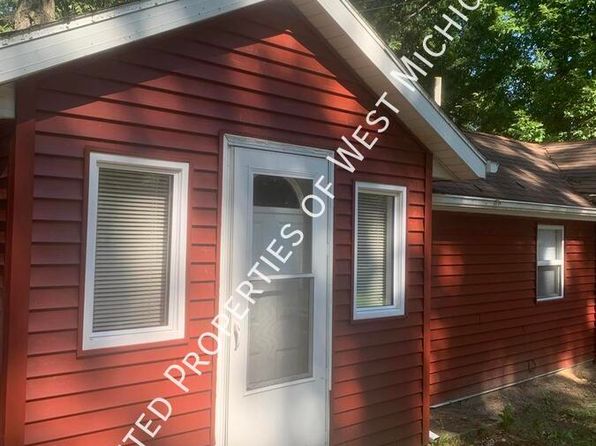 13272 Old 14 Mile Rd NE