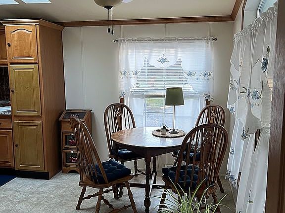 Eat in kitchen 