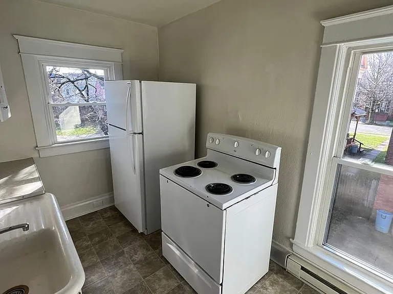 721 Poplar St — Photo 4