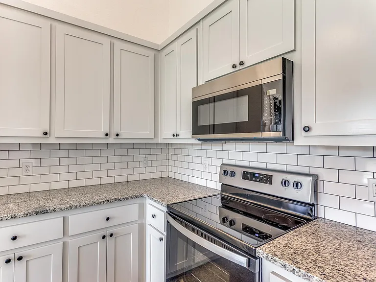 112 Dealva Ct — Photo 9