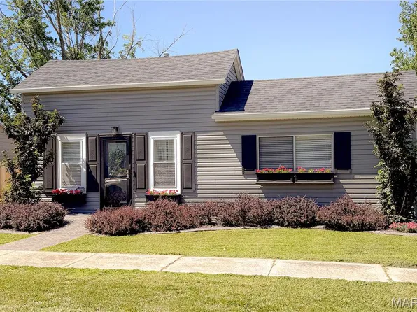 110 E 4th St, O'Fallon, IL 62269