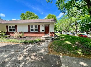 8410 Grandview Ln, Overland Park, KS 66212