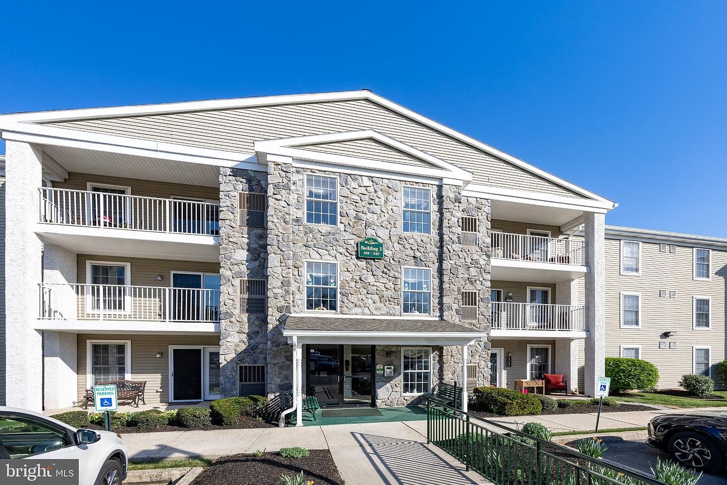 331 Brandon Rd W