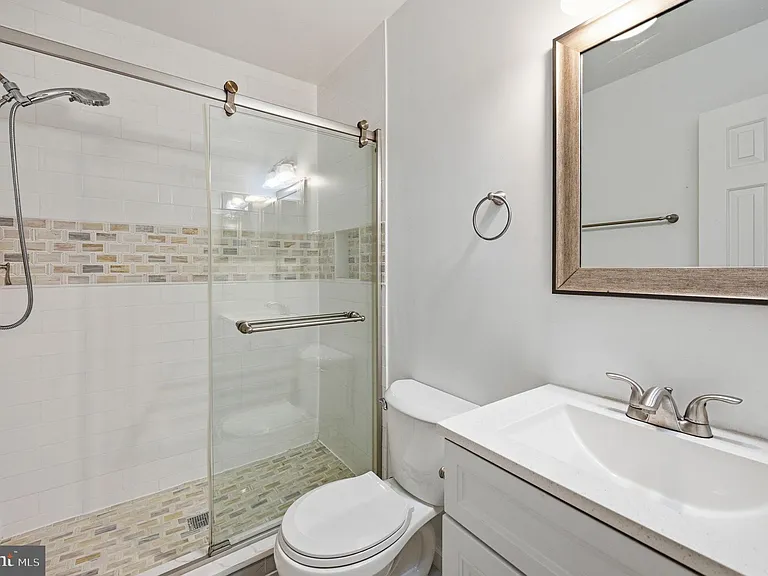 8909 Sugarwood Ln #8909 — Photo 15